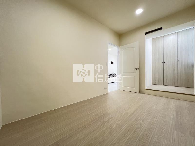 中國醫篤行國小門口停車一樓美屋房屋室內格局與周邊環境