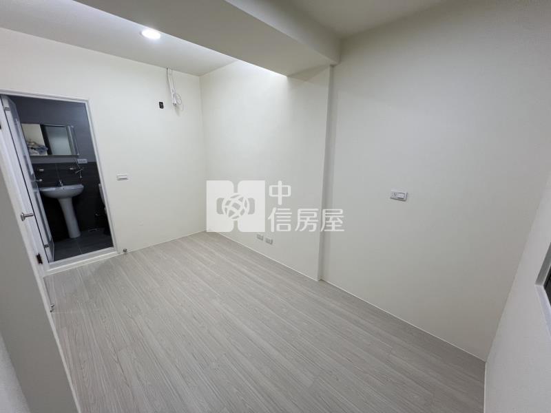 中國醫篤行國小門口停車一樓美屋房屋室內格局與周邊環境