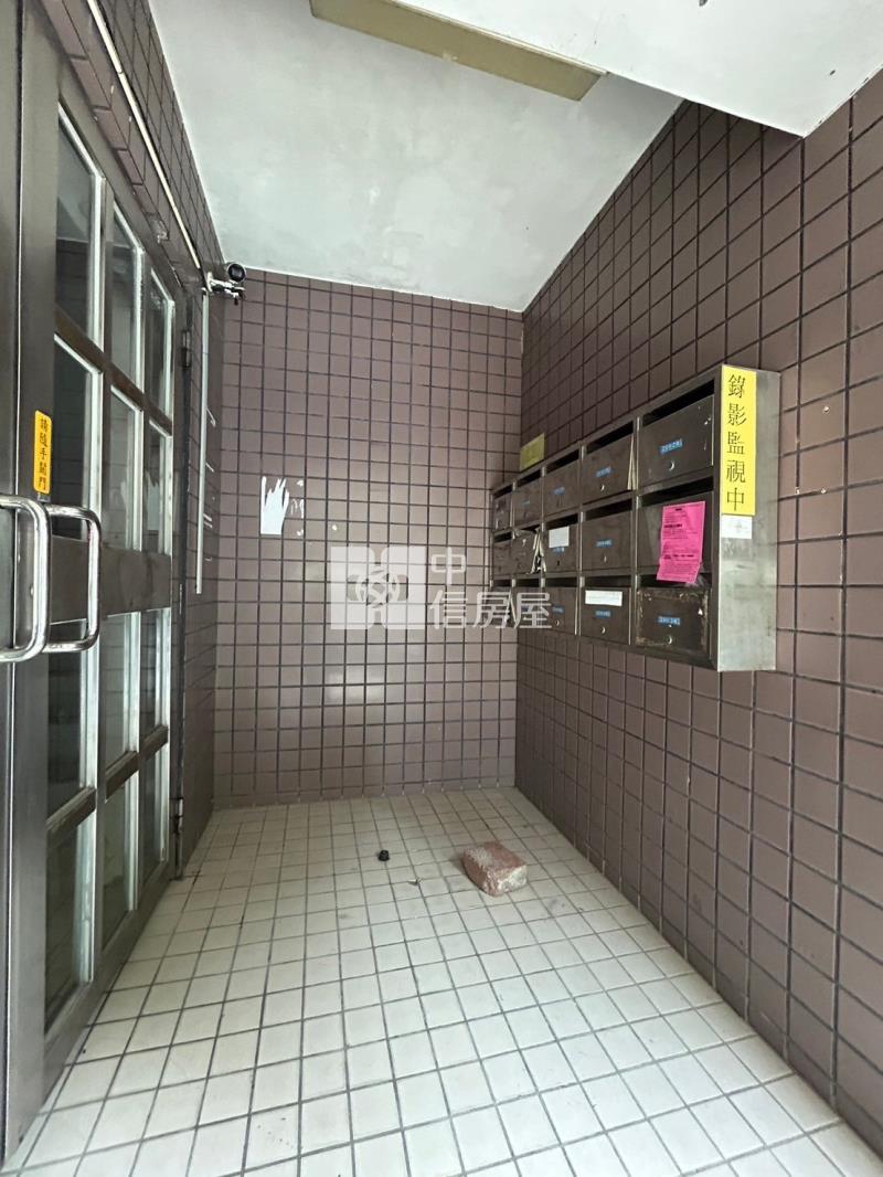 西屯三房車位華廈房屋室內格局與周邊環境