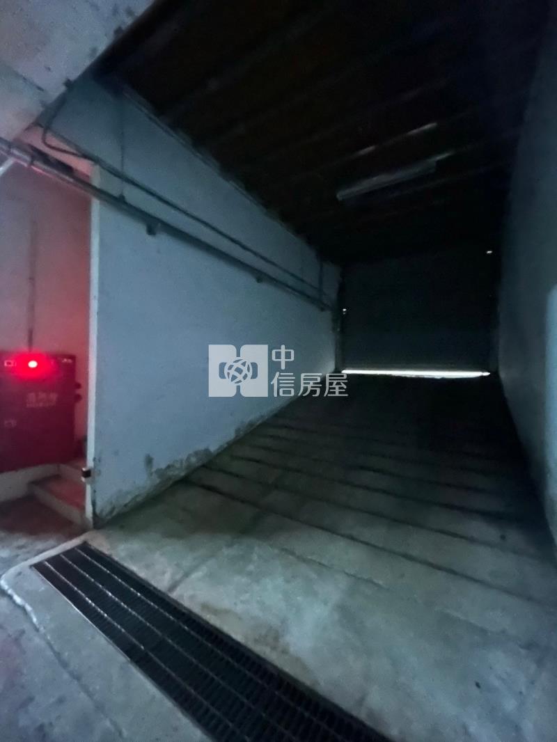 西屯三房車位華廈房屋室內格局與周邊環境