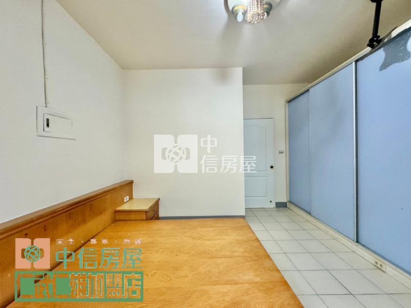 大樹懷舊風車庫別墅房屋室內格局與周邊環境