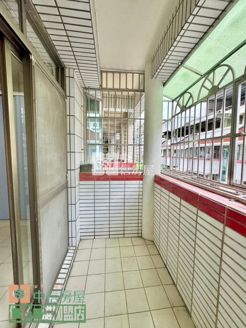 大樹懷舊風車庫別墅房屋室內格局與周邊環境