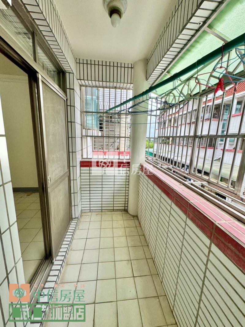 大樹懷舊風車庫別墅房屋室內格局與周邊環境