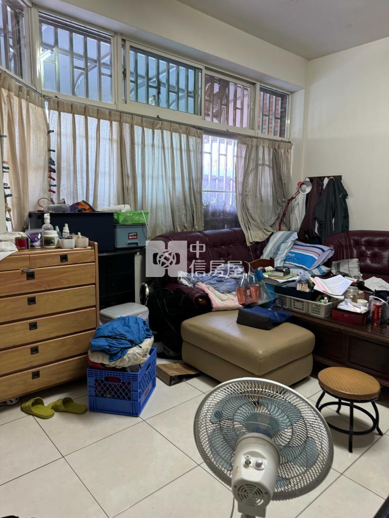 專任-龍潭潛龍國小庭院美別墅可停4部車房屋室內格局與周邊環境