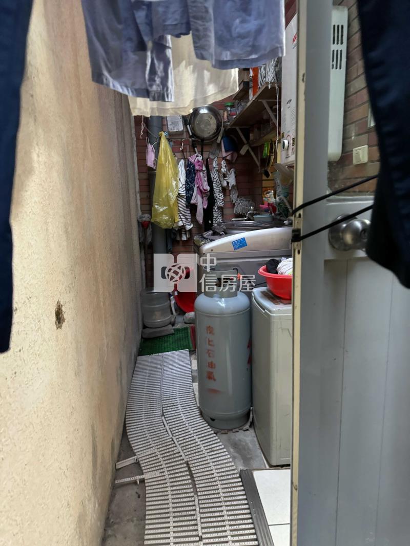 專任-龍潭潛龍國小庭院美別墅可停4部車房屋室內格局與周邊環境