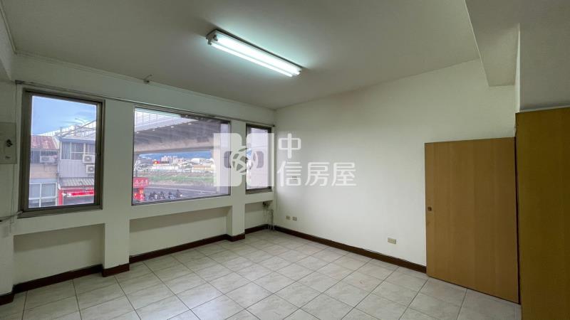 正振興路20米住二透店房屋室內格局與周邊環境