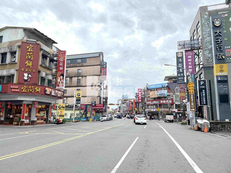 湯圍溝公園旁一樓收租店住房屋室內格局與周邊環境