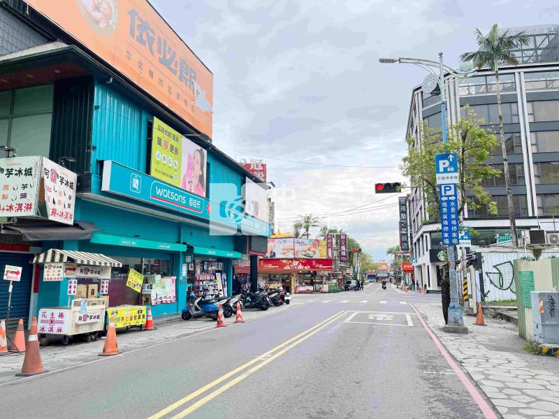 湯圍溝公園旁一樓收租店住房屋室內格局與周邊環境