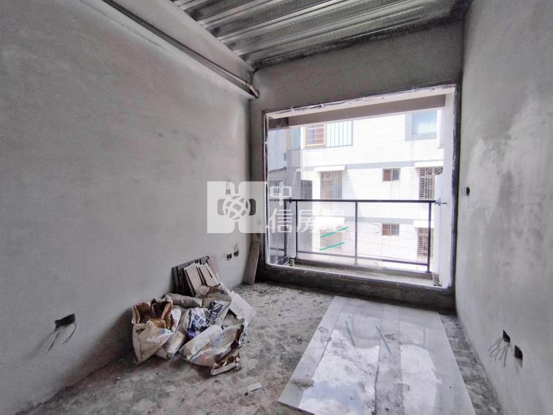 藝文中心電梯別墅房屋室內格局與周邊環境