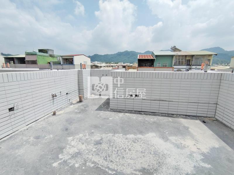 藝文中心電梯別墅房屋室內格局與周邊環境