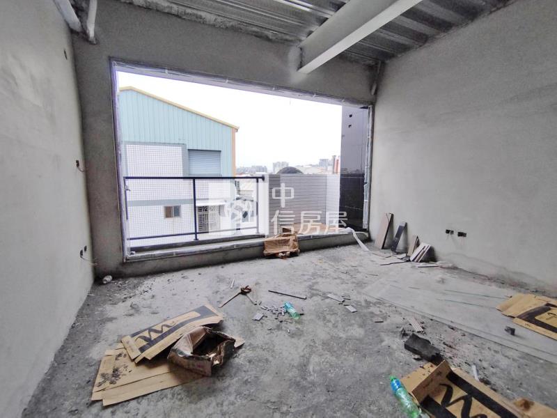 藝文中心電梯別墅房屋室內格局與周邊環境