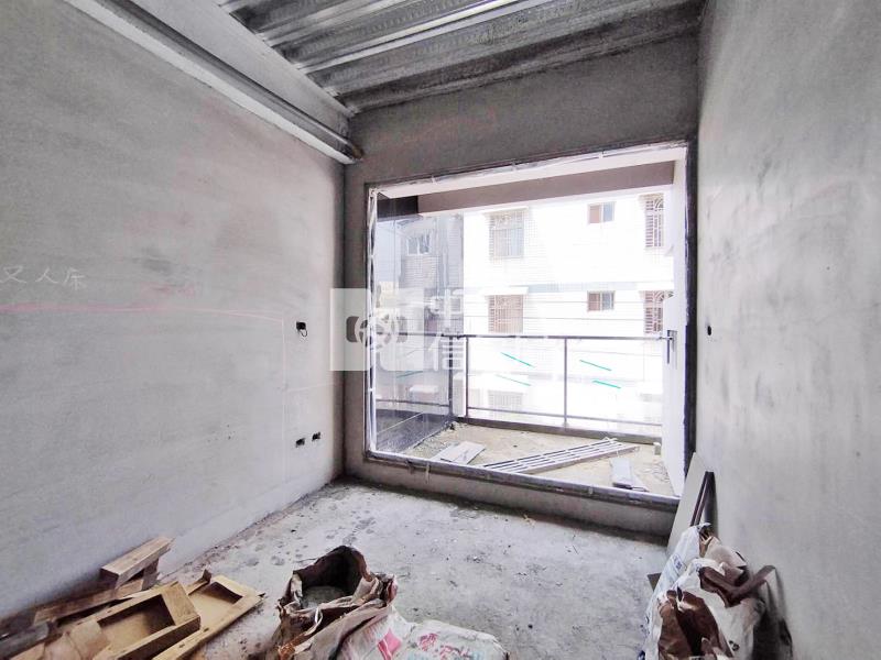 藝文中心電梯別墅房屋室內格局與周邊環境