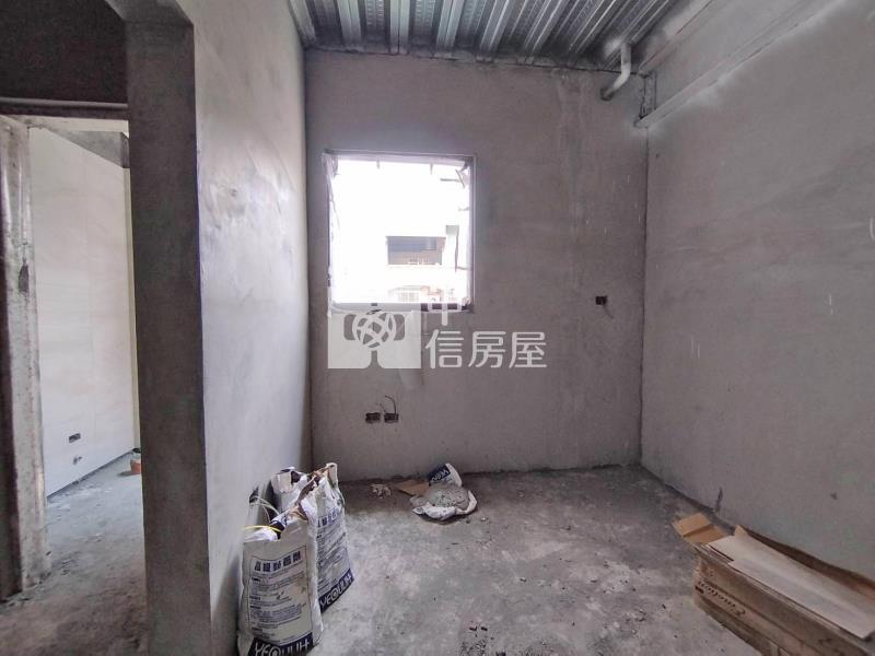 藝文中心電梯別墅房屋室內格局與周邊環境