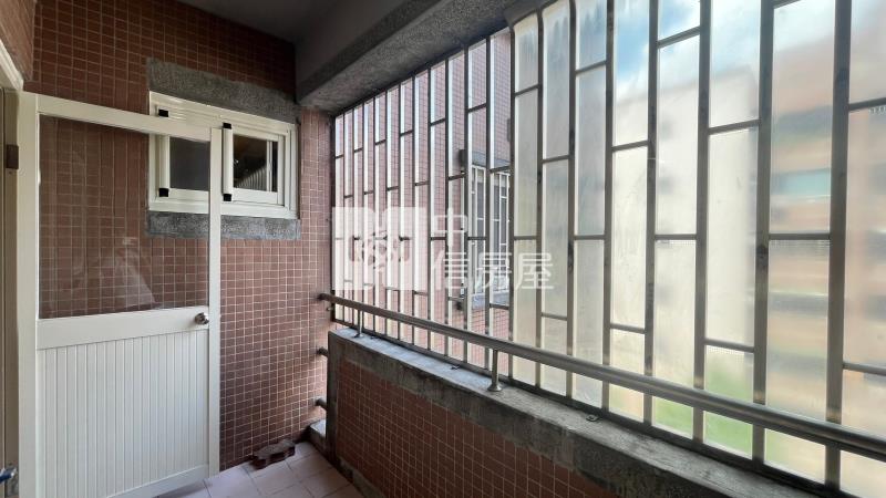大里青年首購三房三面採光雙衛浴開窗房屋室內格局與周邊環境