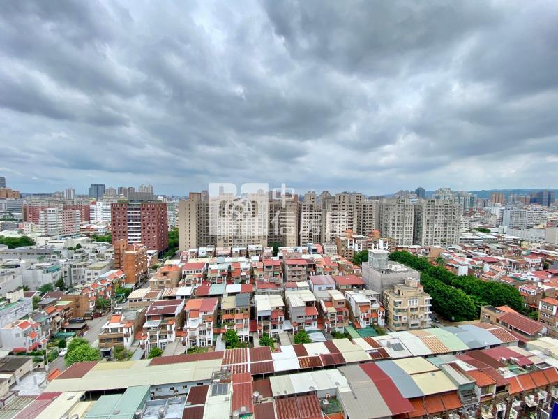 中國醫商圈小資精緻電梯兩房美宅房屋室內格局與周邊環境