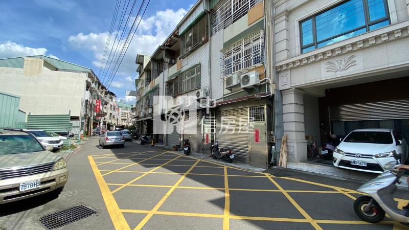 大里臨路黃金透店房屋室內格局與周邊環境