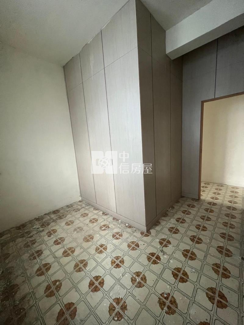 忠貞國小大透天房屋室內格局與周邊環境