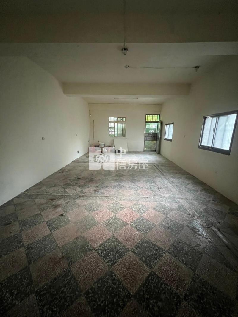 忠貞國小大透天房屋室內格局與周邊環境