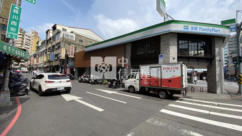 東協廣場旁稀有雙透店房屋室內格局與周邊環境