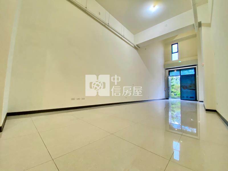 高鐵娛樂購物城~門前第一排挑高8米黃金店面房屋室內格局與周邊環境