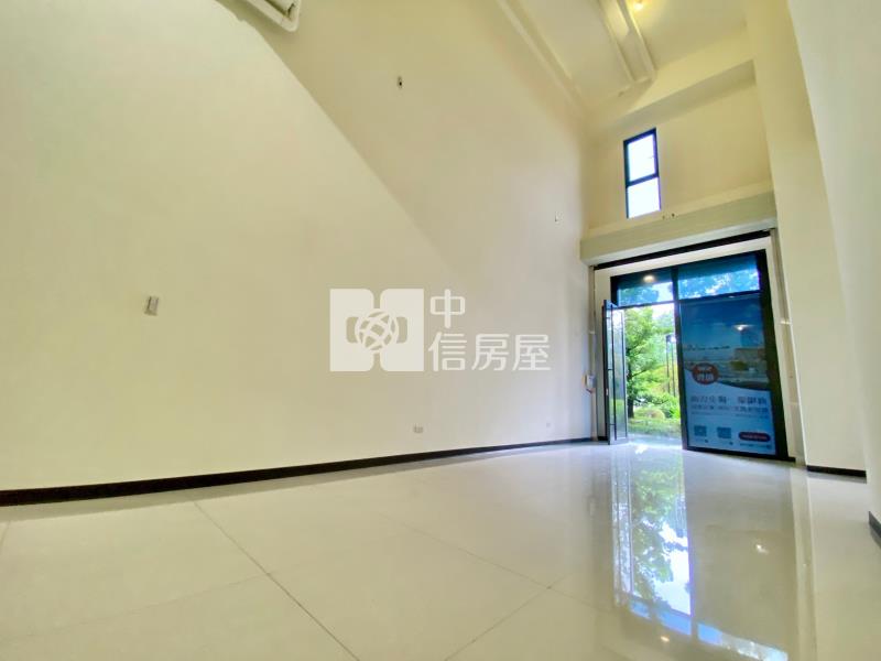 高鐵娛樂購物城~門前第一排挑高8米黃金店面房屋室內格局與周邊環境