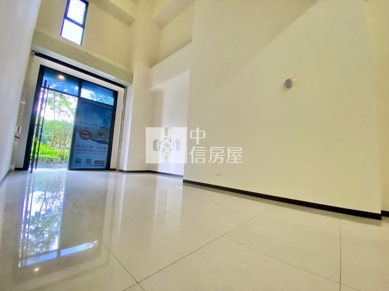 高鐵娛樂購物城~門前第一排挑高8米黃金店面房屋室內格局與周邊環境