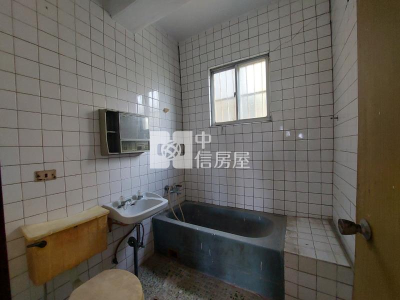 龍潭民族路透天店面(要整理)房屋室內格局與周邊環境
