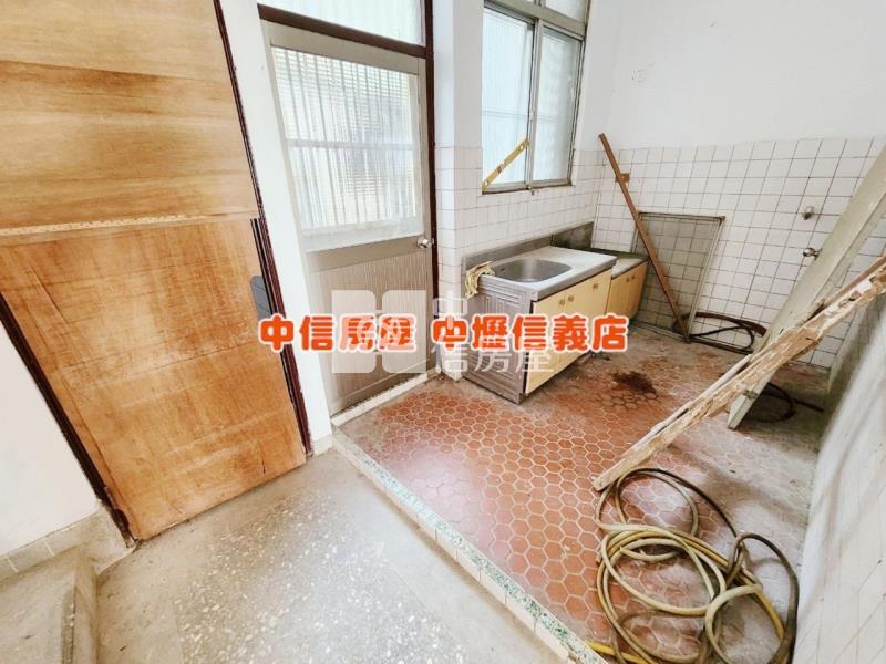 龍潭正民族路透天房屋室內格局與周邊環境