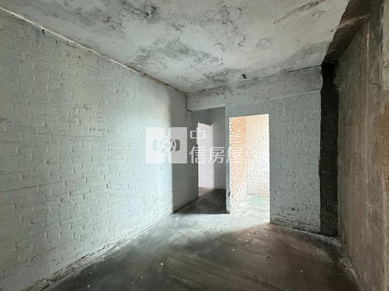忠貞市場旁美公寓房屋室內格局與周邊環境