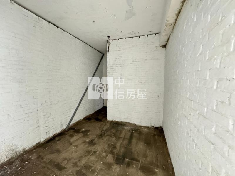 忠貞市場旁美公寓房屋室內格局與周邊環境