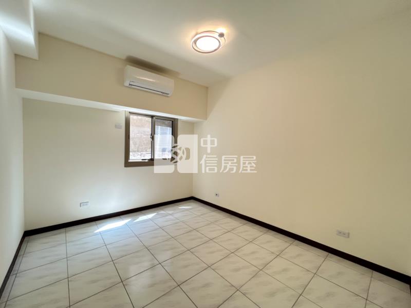 近體育園區｜龍岡國小整新美四房房屋室內格局與周邊環境