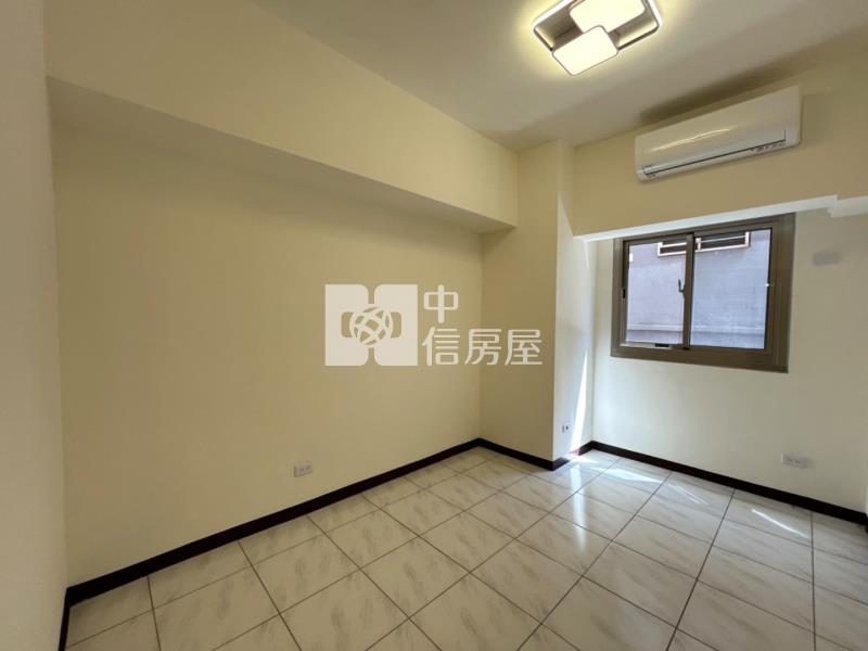 近體育園區｜龍岡國小整新美四房房屋室內格局與周邊環境