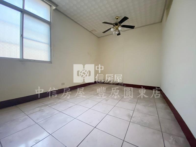 省豐旁邊間透天房屋室內格局與周邊環境