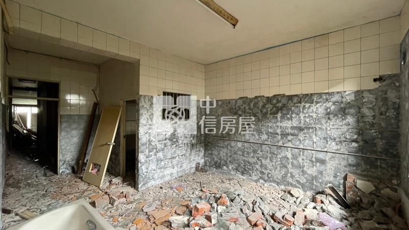 太平光華公園旁大地坪透天房屋室內格局與周邊環境