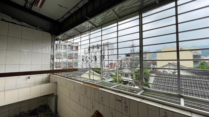 太平光華公園旁大地坪透天房屋室內格局與周邊環境