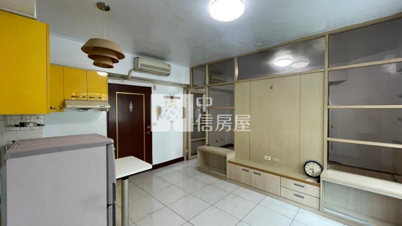 漢口商圈近捷運正一房一廳房屋室內格局與周邊環境