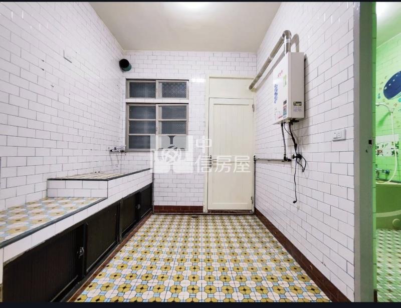 忠貞商圈透天房屋室內格局與周邊環境