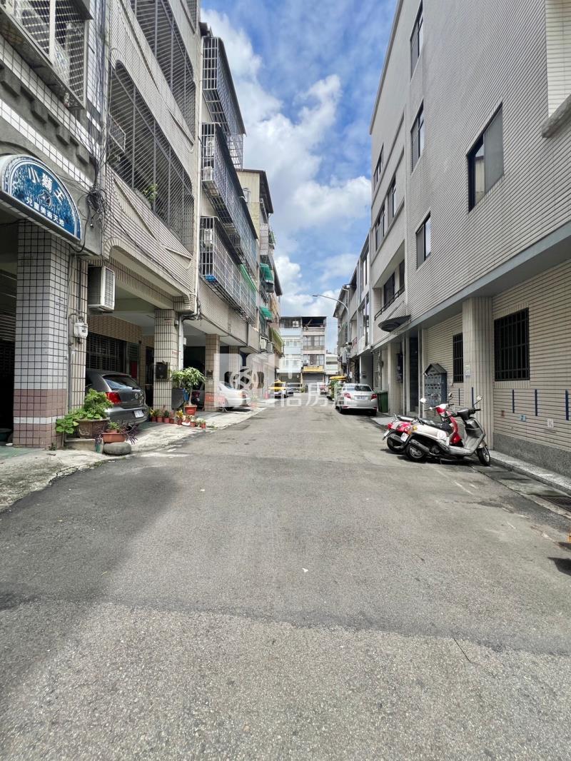 西區近英士公園旁收租四大套房房屋室內格局與周邊環境