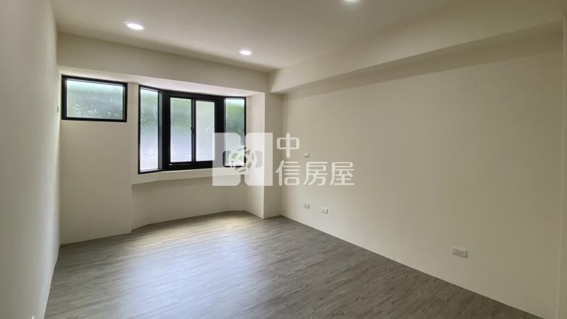 中科世貿電梯大三房車位房屋室內格局與周邊環境