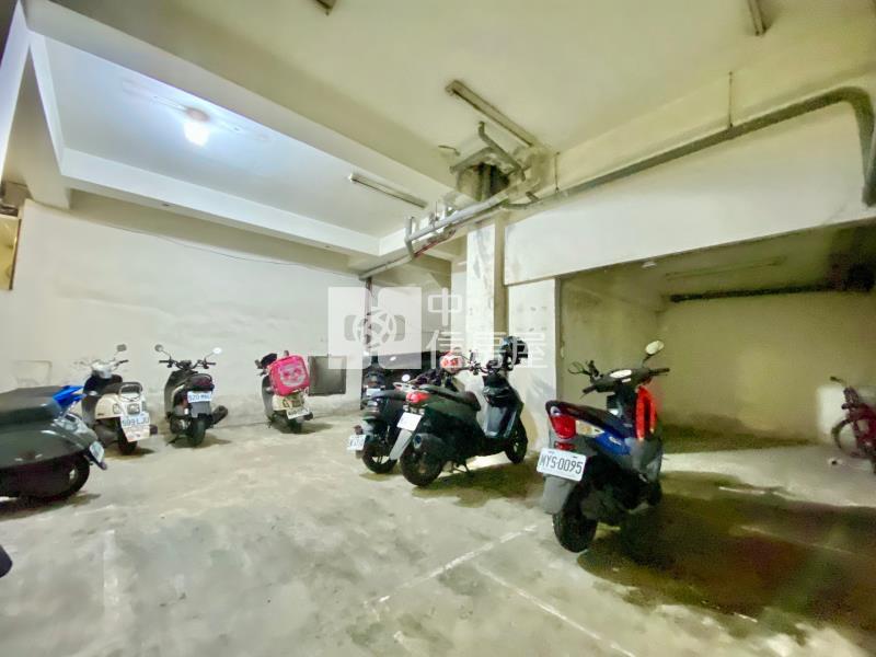 英士公園|台中二中高投報收租漂亮電梯4套房房屋室內格局與周邊環境