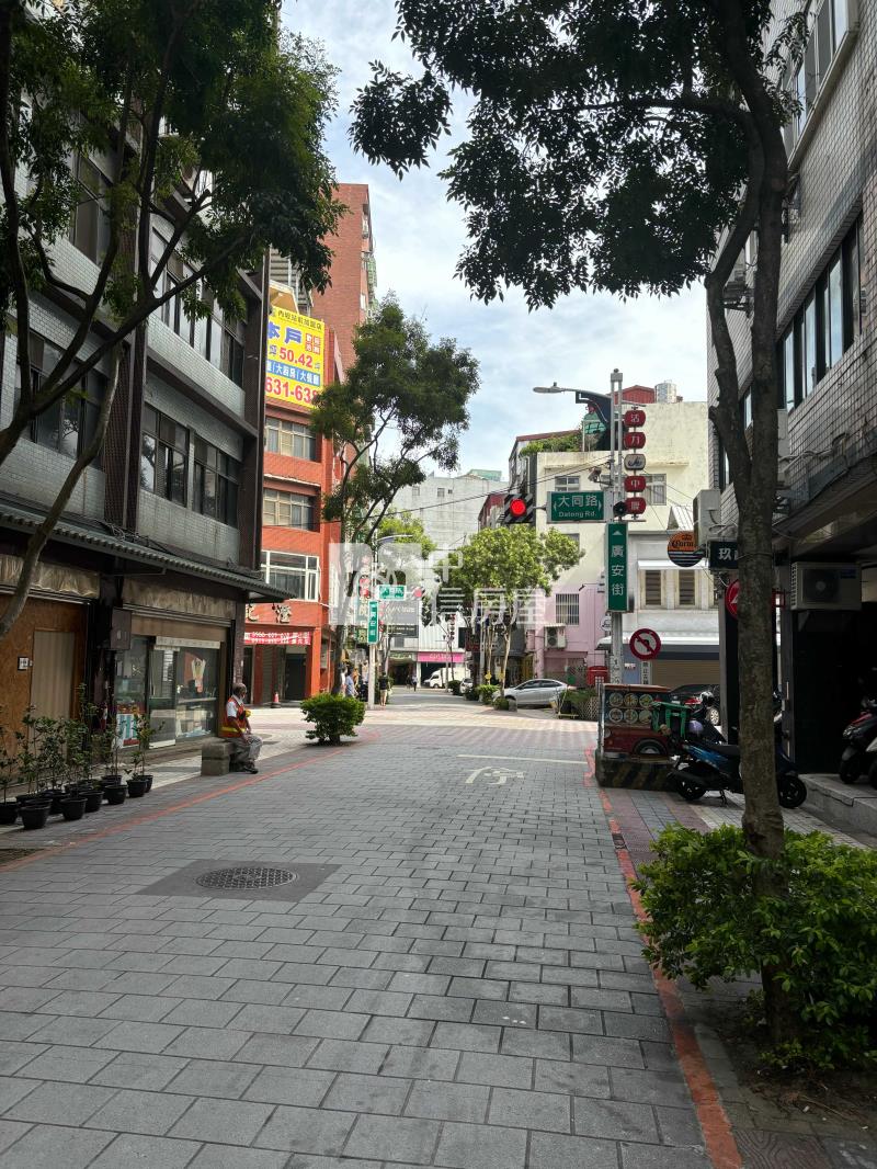 正SOGO大9間陽台套房房屋室內格局與周邊環境