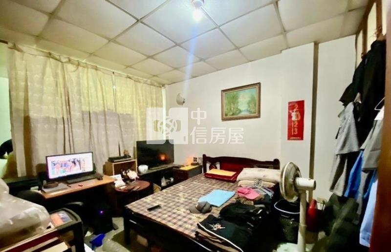 東區角間黃金透店房屋室內格局與周邊環境