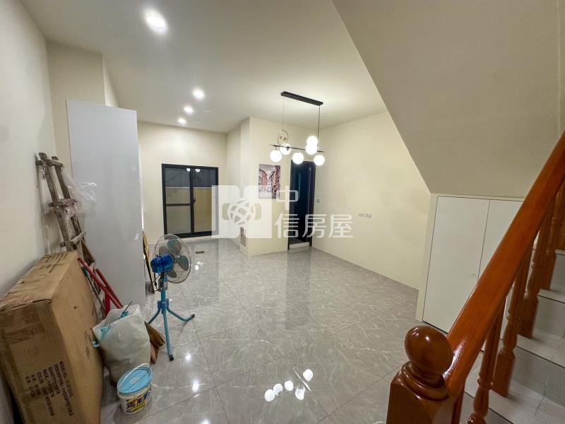 美術園道旁全新整理透店房屋室內格局與周邊環境