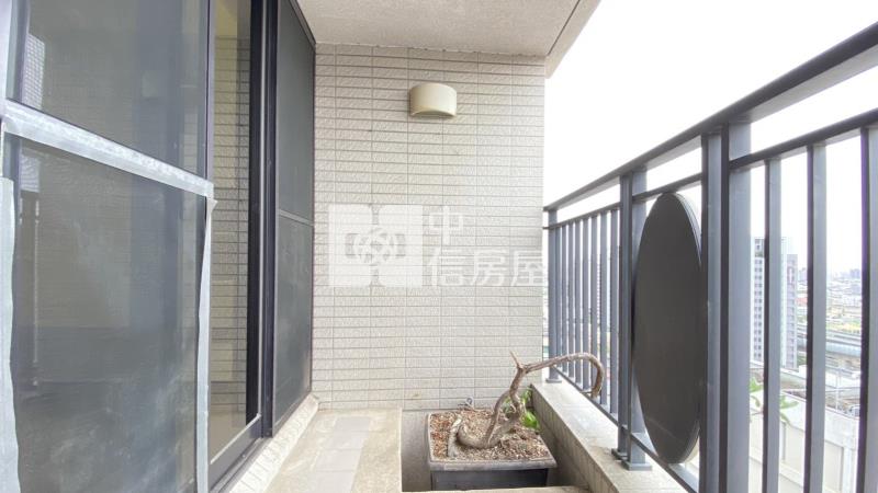 輕屋齡樹孝三房高樓視野景觀三面採光雙衛浴均開窗房屋室內格局與周邊環境