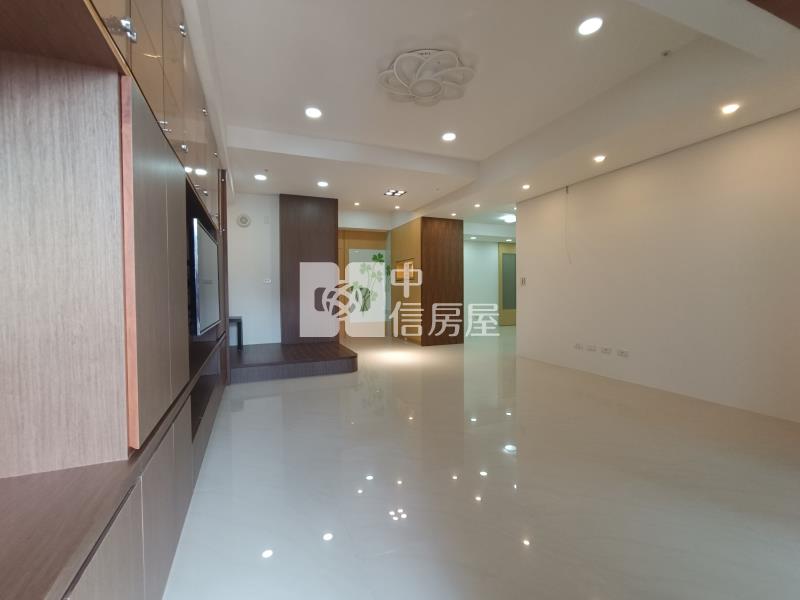 【奔馳】英橋帝苑高樓層景觀2+1房雙車位房屋室內格局與周邊環境