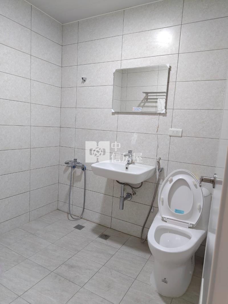 正東區菁英三房平車美電寓房屋室內格局與周邊環境