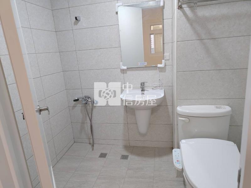 正東區菁英三房平車美電寓房屋室內格局與周邊環境