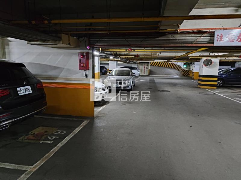 正東區菁英三房平車美電寓房屋室內格局與周邊環境