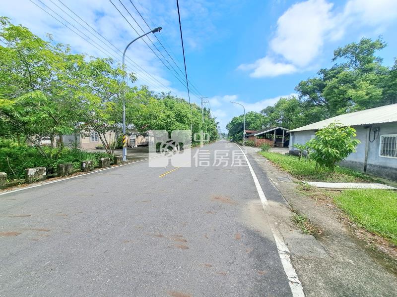 新埔雙面臨路有水電美農地房屋室內格局與周邊環境