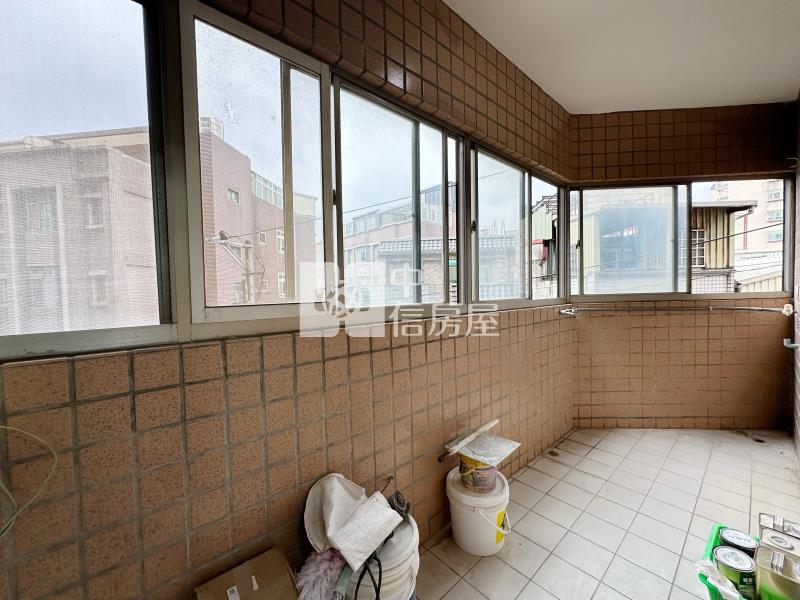 邦國世紀整新三房車房屋室內格局與周邊環境